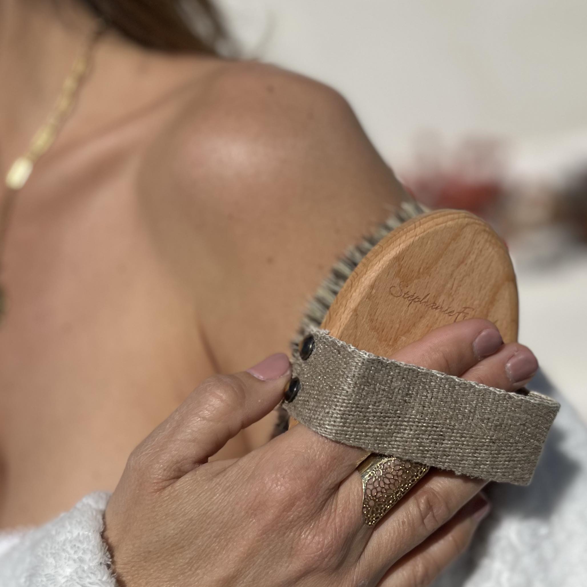 Stephanie Franck Beauty – Brosse à Sec Drainante Corps | Dry Brushing Anti-Cellulite en Tampico & Crin – Made in Germany